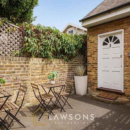 Loft Living By Lawsons With Parking Daire Windsor Dış mekan fotoğraf