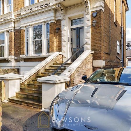 Loft Living By Lawsons With Parking Daire Windsor Dış mekan fotoğraf