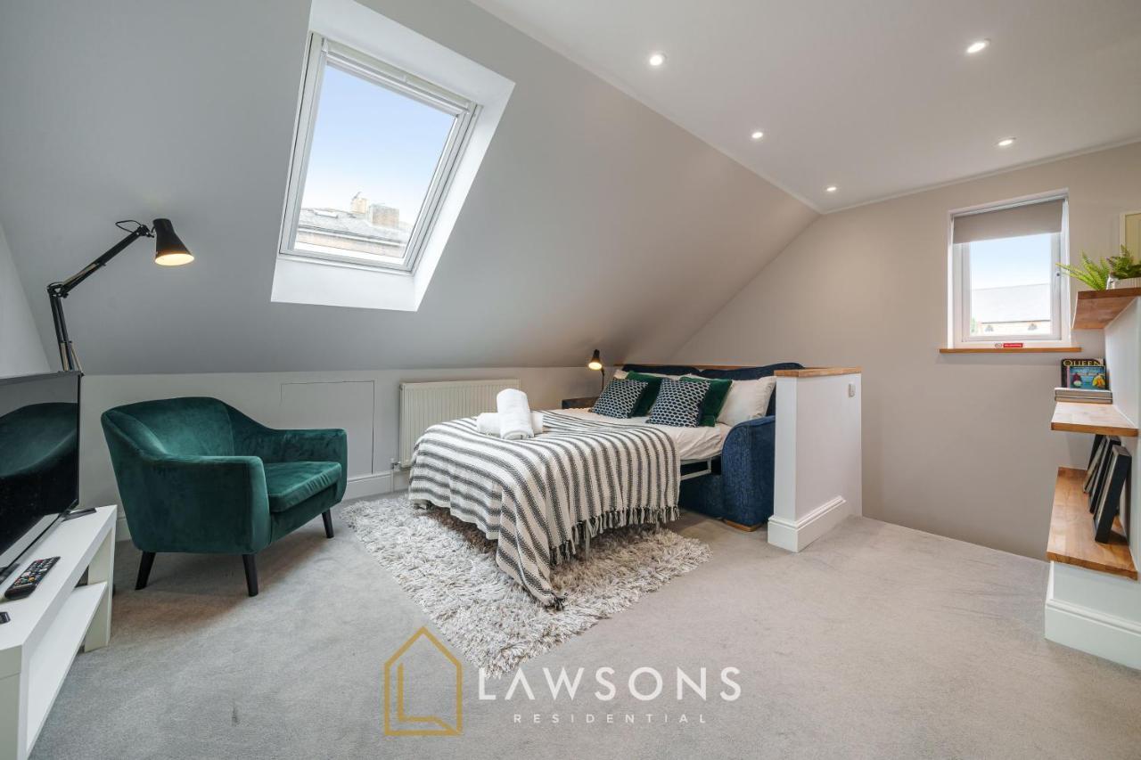 Loft Living By Lawsons With Parking Daire Windsor Dış mekan fotoğraf