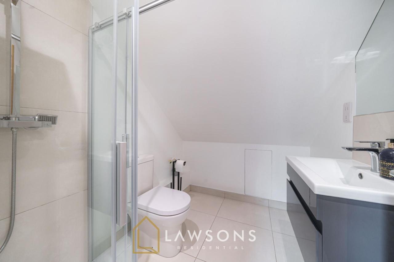 Loft Living By Lawsons With Parking Daire Windsor Dış mekan fotoğraf