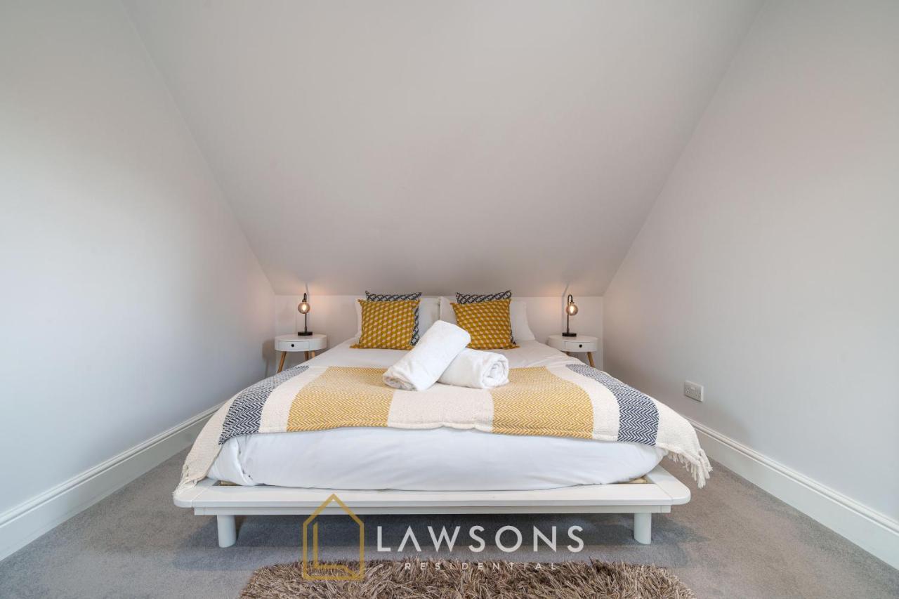 Loft Living By Lawsons With Parking Daire Windsor Dış mekan fotoğraf
