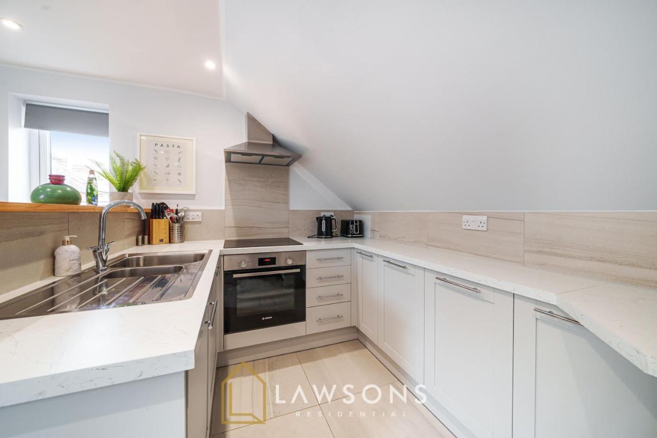 Loft Living By Lawsons With Parking Daire Windsor Dış mekan fotoğraf