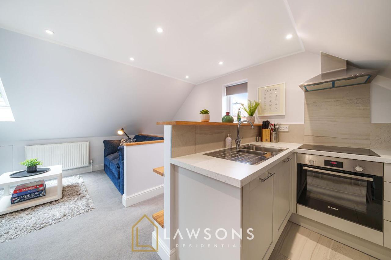 Loft Living By Lawsons With Parking Daire Windsor Dış mekan fotoğraf